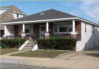 Front of home with driveway