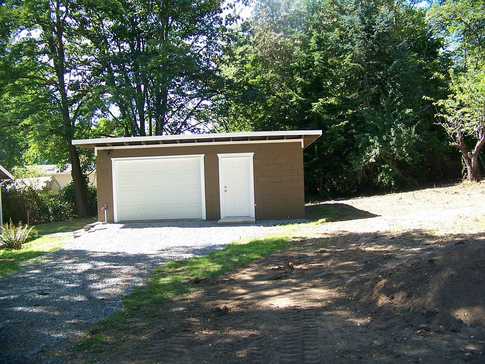 2nd image of 327 Marine Dr