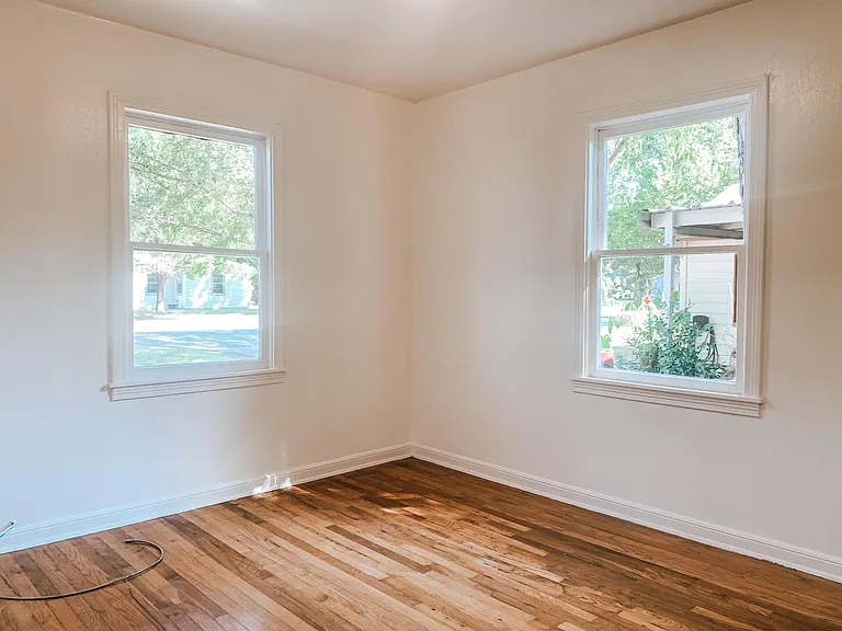 5513 Thomas Ln — Photo 6