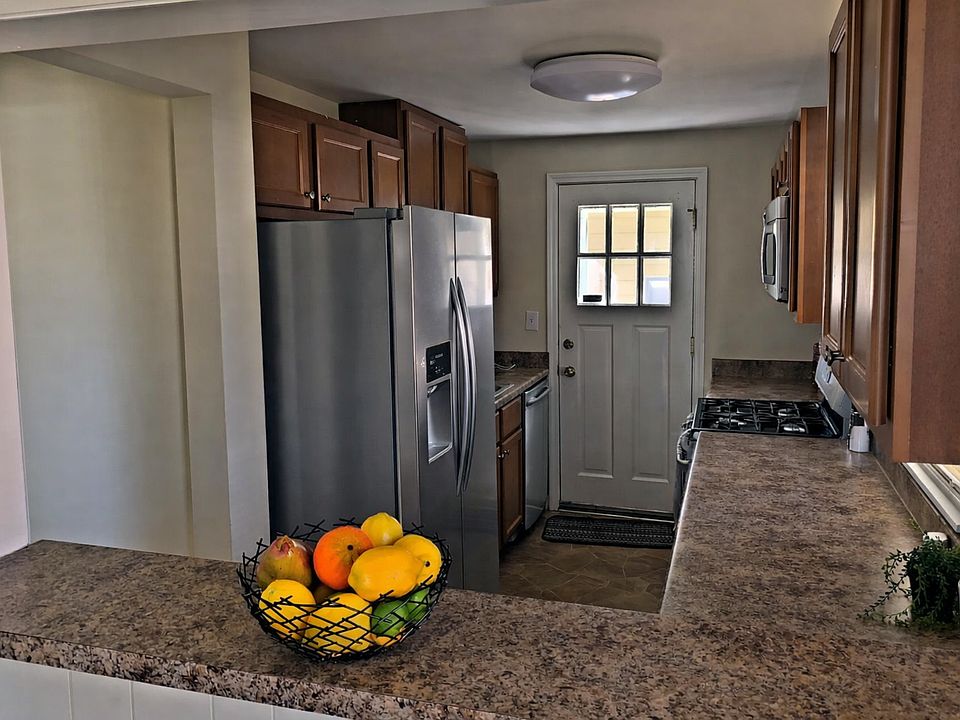 1st image of 1101 Fairfield Cir
