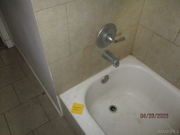 3rd image of 939 E Edgemont Ave