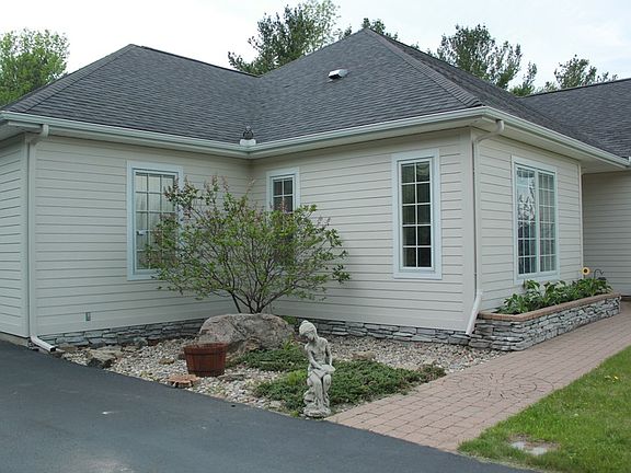 3rd image of 49 Gravelly Point Dr