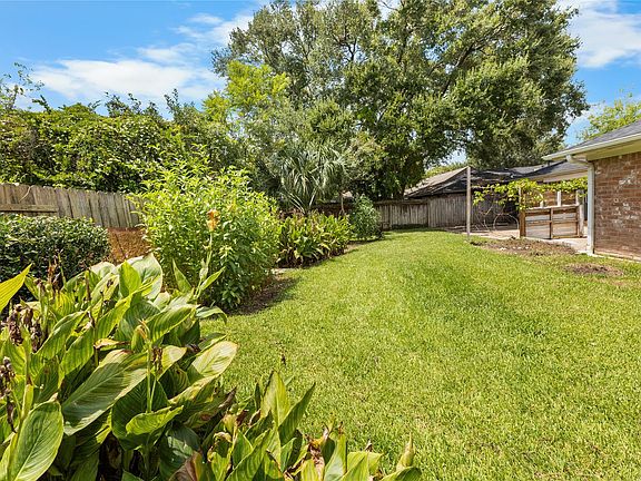 5th image of 16410 Hickory Knoll Dr