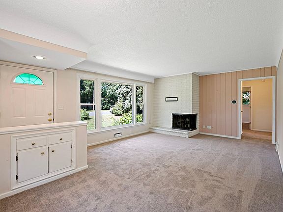 2nd image of 10743 Zenith Ave S