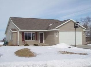 2090 Olde Country Cir, Kaukauna, WI 54130