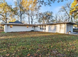 207 Bledsoe St, De Kalb, TX 75559