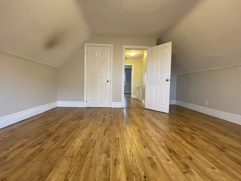 412 Dovercourt Rd #UPPER — Photo 15