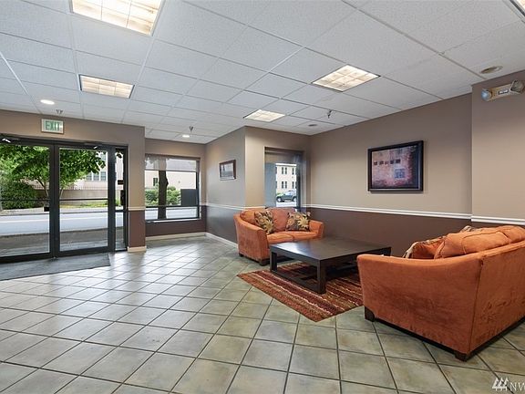 3rd image of 12345 Roosevelt Way NE APT 202