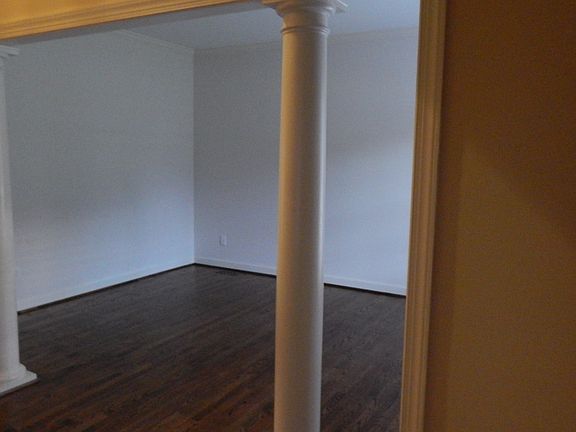 4th image of 10 Black Oak Ct