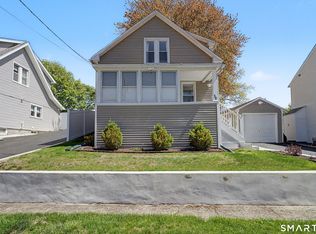36 Cottage Pl, Stratford, CT 06614