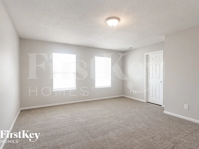2458 Providence Ct — Photo 6