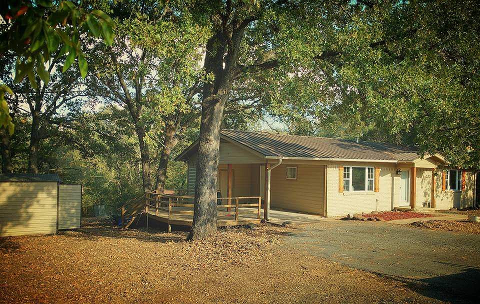 1st image of 609 Crossroads Dr
