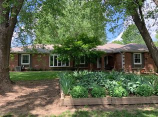 3229 W Grayrock Dr, Springfield, MO 65810