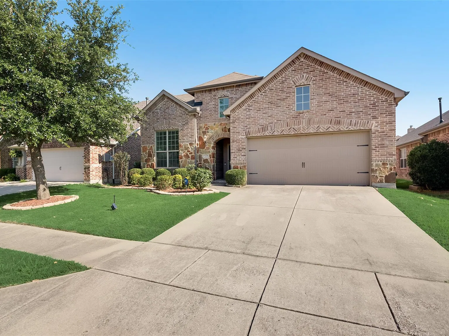 4 bed, 2065 sqft, $2,395 — Photo 2