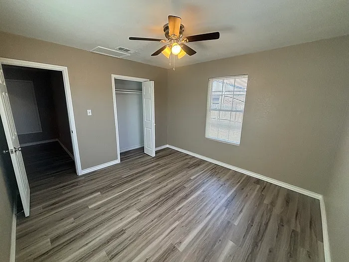 909 College Ave — Photo 17