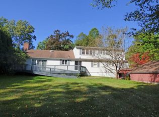 1006 S East St, Amherst, MA 01002