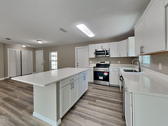 5th image of 6093 ANGLIA Drive