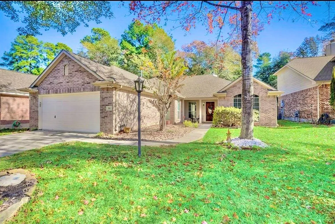 3 bed, 2.0 bath, 2351 sqft, $2,600 — Photo 3