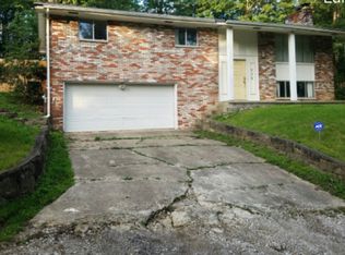 839 McNabb Heights Dr, Elkview, WV 25071