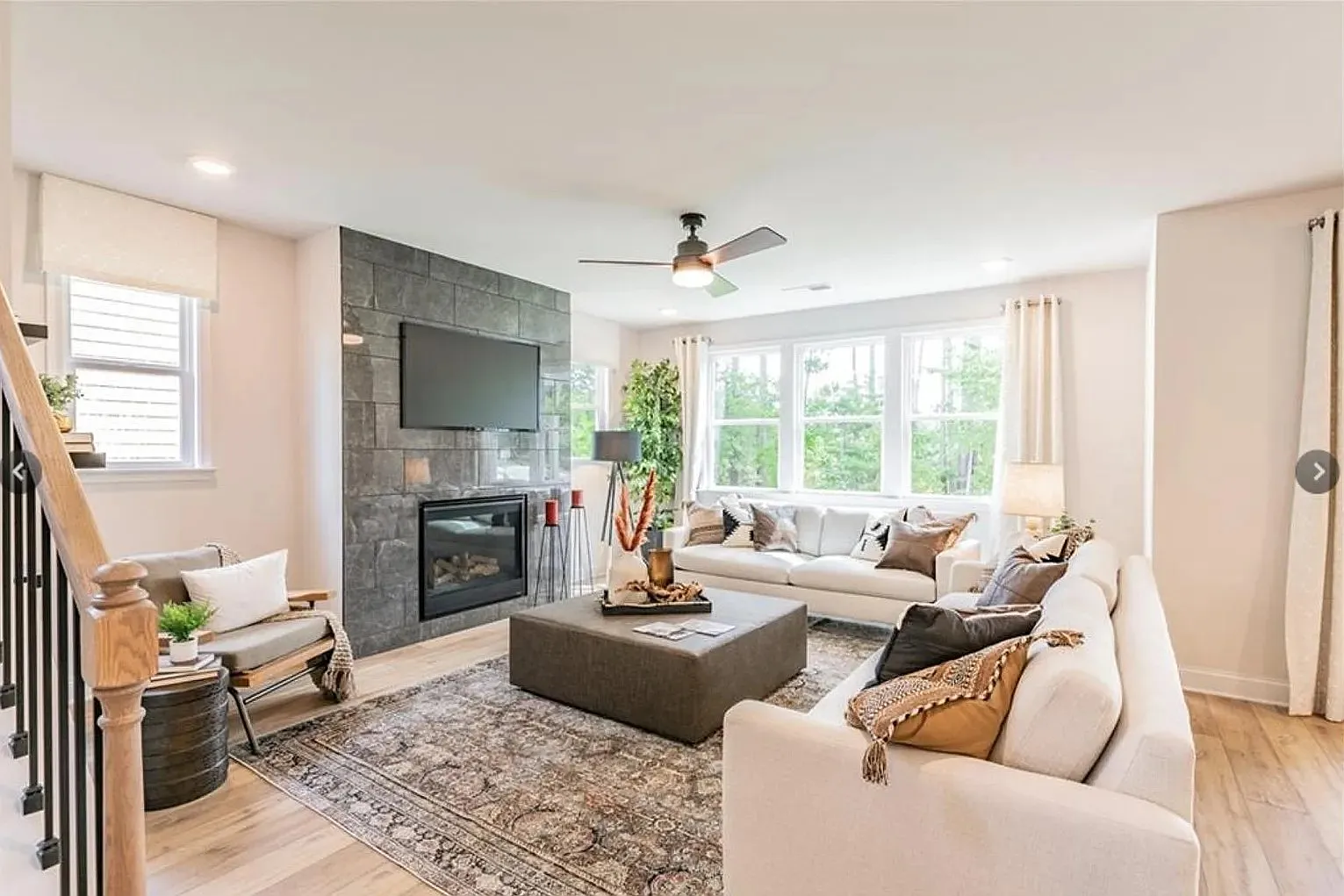 5 bed, 3001 sqft, $3,400 — Photo 1