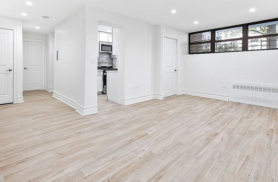 1st image of 13240 Sanford Ave