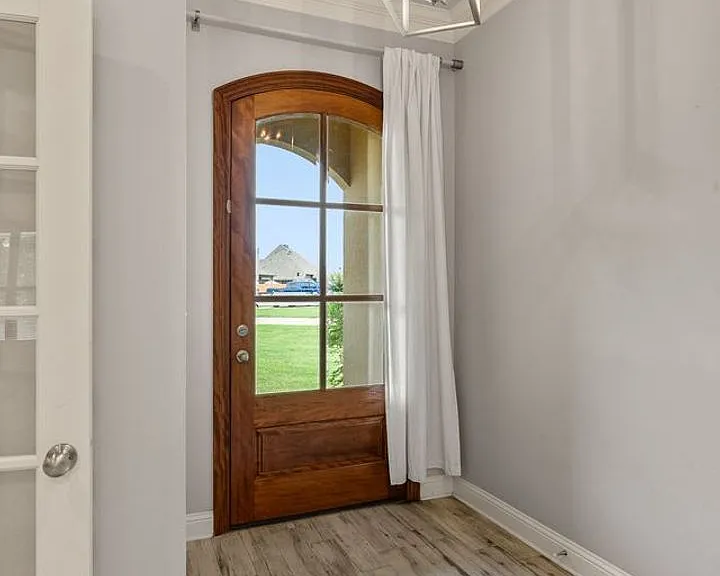 302 Oscar Cir — Photo 14