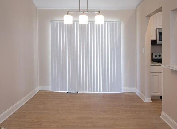 5th image of 26341 Leslie Ave