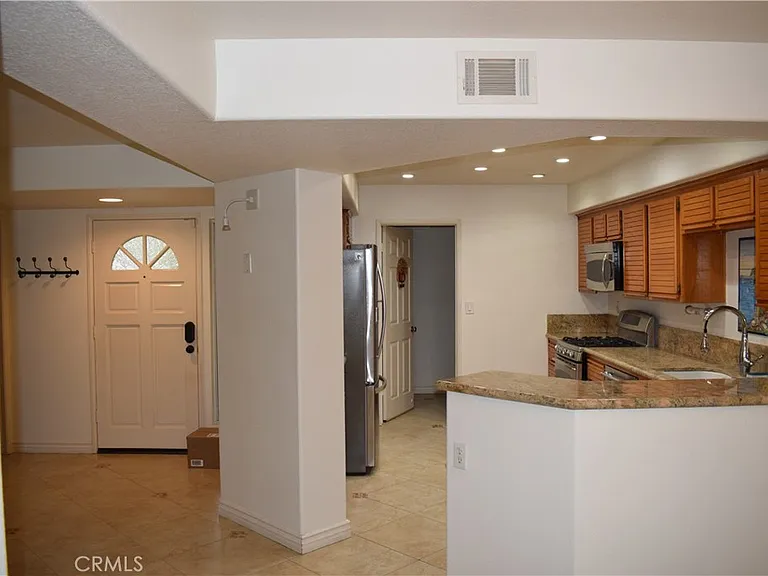 717 S Glenhurst Dr — Photo 8