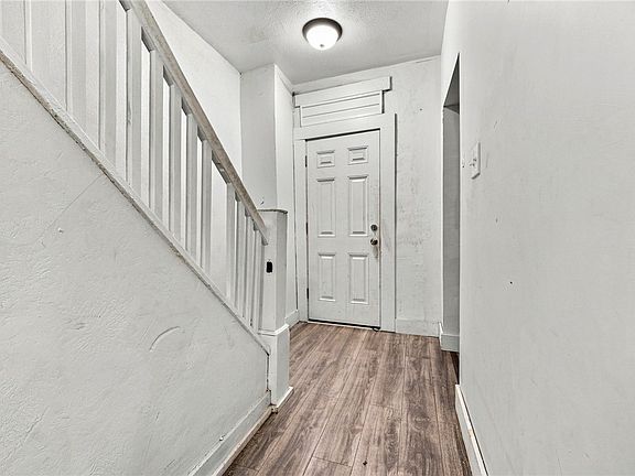 3rd image of 1231 Grotto St