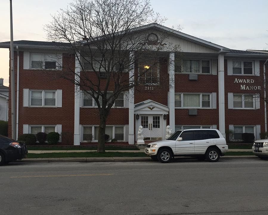 1st image of 2111 Division St
