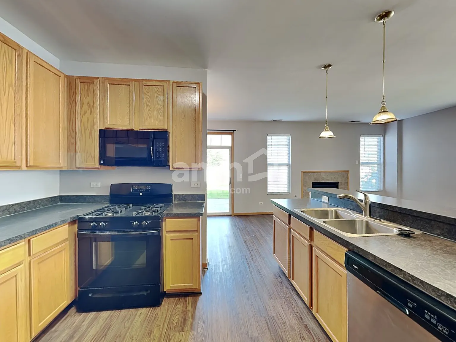 2 bed, 1.5 bath, 1613 sqft, $2,550 — Photo 4