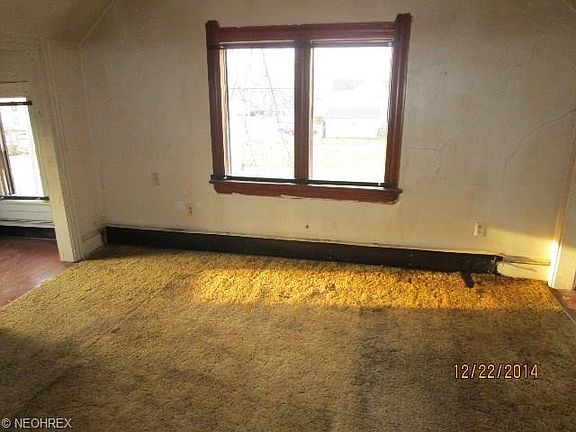 3rd image of 337 W 15th St