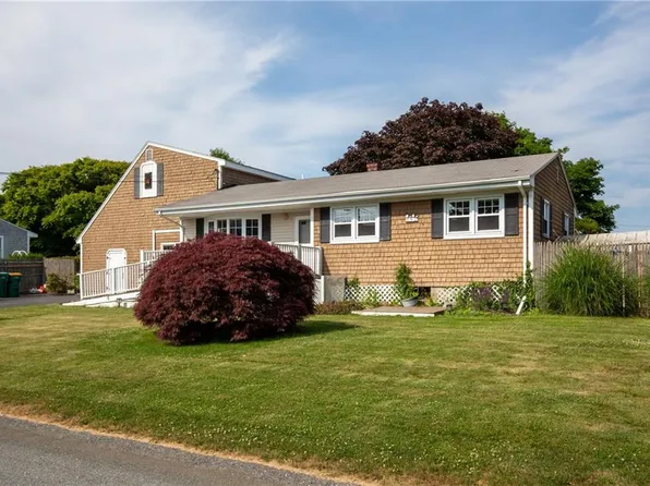 92 Stage Coach Rd, Portsmouth, RI 02871