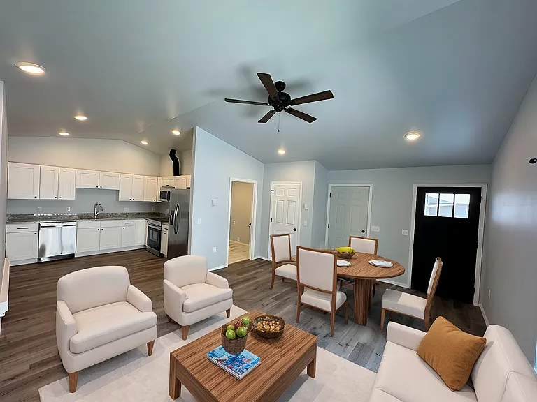 2835 Patch St — Photo 13