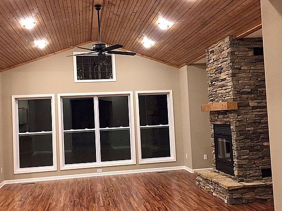2nd image of 50 Gray Fox Ln