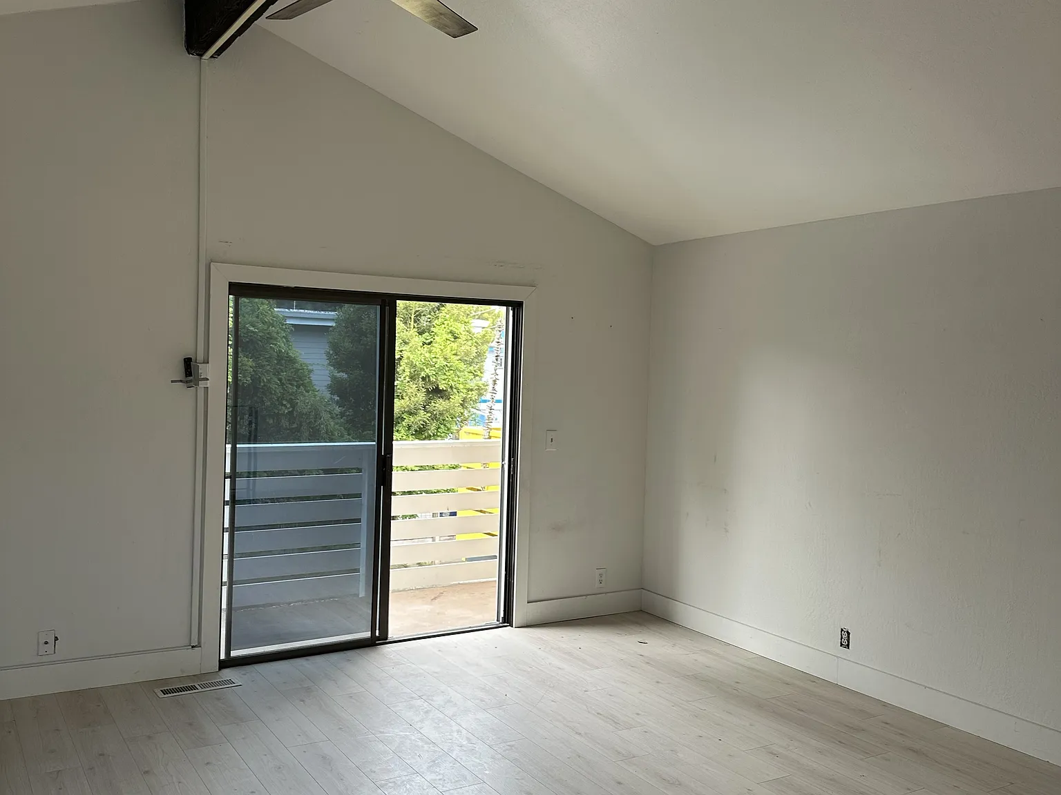 3 bed, 1230 sqft, $4,695 — Photo 3