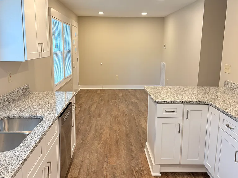 2416 Woodberry Dr #B — Photo 5