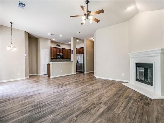 3rd image of 10272 Bancroft Ln