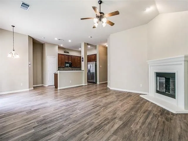 10272 Bancroft Ln — Photo 3