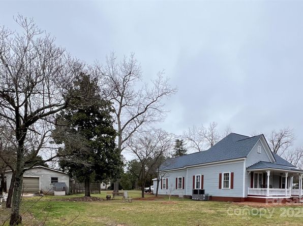 818 Calhoun St, Johnston, SC 29832