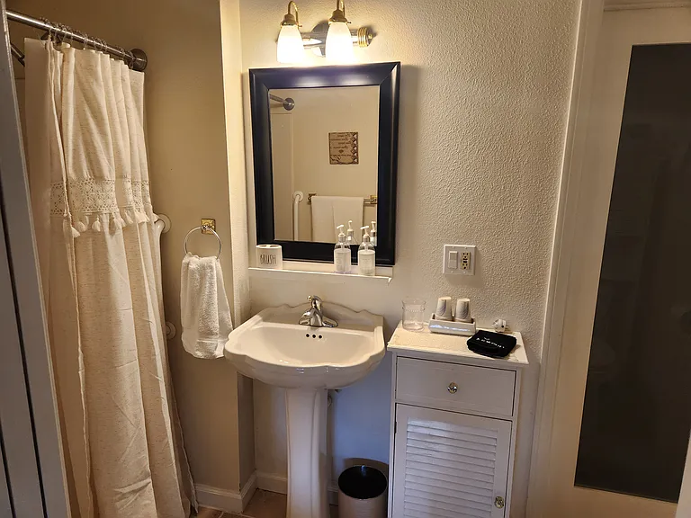 1418 Golden Crest Dr — Photo 19