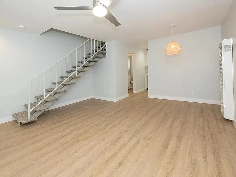 418 N Broadway #418.3 — Photo 34