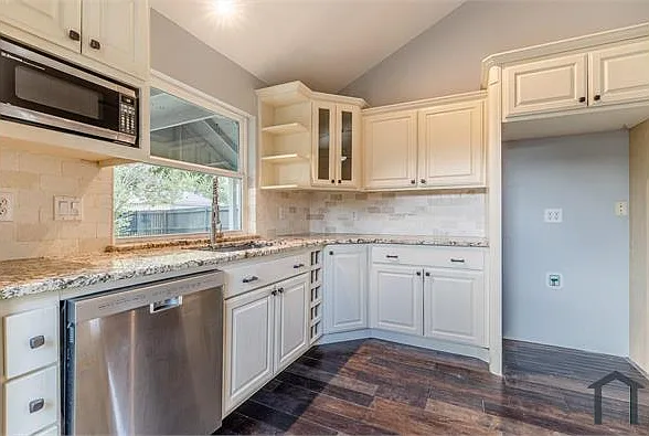 3618 Flagstone Ave — Photo 8