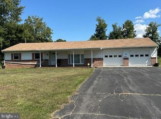 1921 Hartzok Rd, Chambersburg, PA 17202