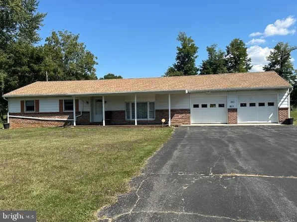 1921 Hartzok Rd, Chambersburg, PA 17202