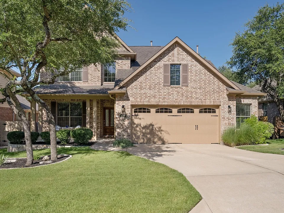 8620 Alophia Dr