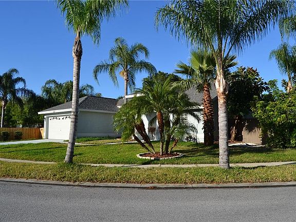 5th image of 592 Village Dr