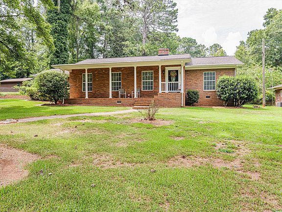 2nd image of 212 Sunset Dr.