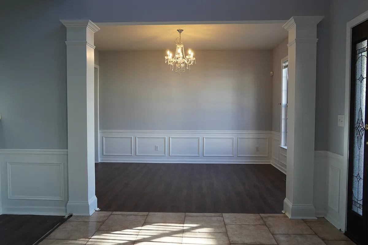 Building Photo - Elmendorf Ln NW