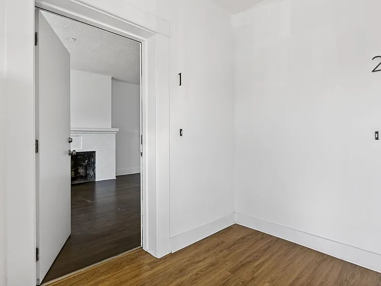 5114 N Williams Ave — Photo 6